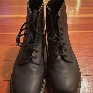 Dr. Martens 1460 Smooth Black Boots – Men’s 11 / UK 10
